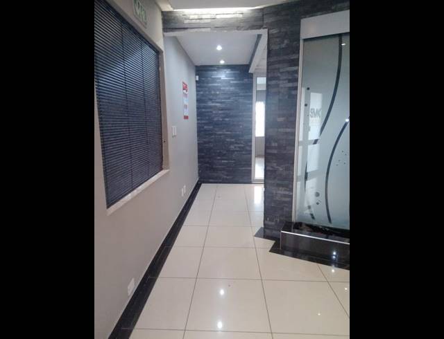 OFFICE PROPERTY TO RENT IN WOODMEAD